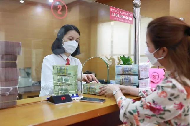 Tiền gửi ngân hàng cao kỷ lục: Sức hấp thụ vốn yếu