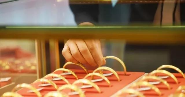 Người giữ vàng nhẫn lãi gấp đôi SJC